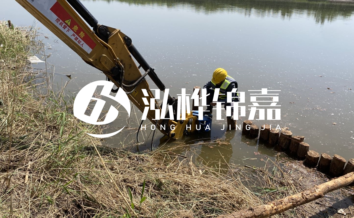 護(hù)坡樁選擇松木樁還是杉木？