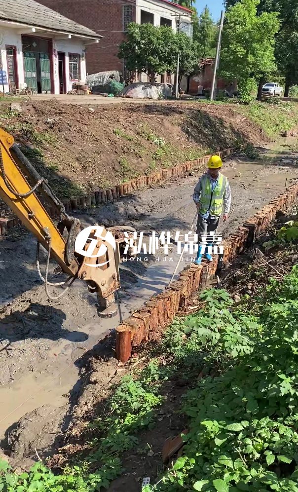 寧德河道清淤專業(yè)施工-挖掘機清理河底淤泥的深度如何控制？